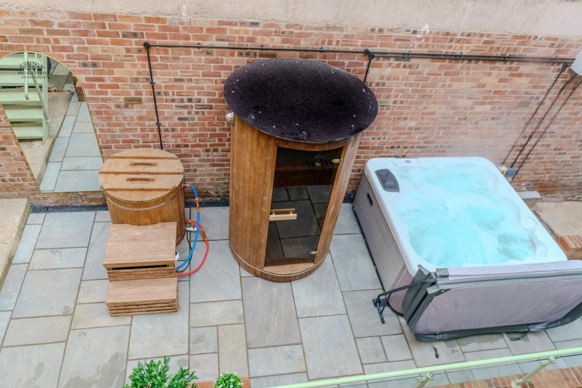 Magistrates Penthouse Suite - Town Centre Apartments With Spa Morpeth Eksteriør bilde